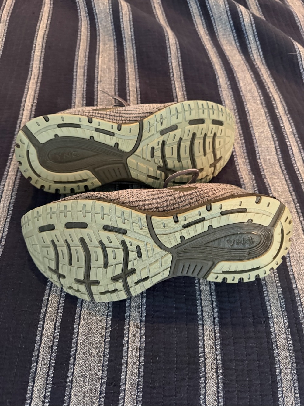 Brooks Revel Men's Athletic Running Shoes Gray Size 10 - Picture 7 of 8